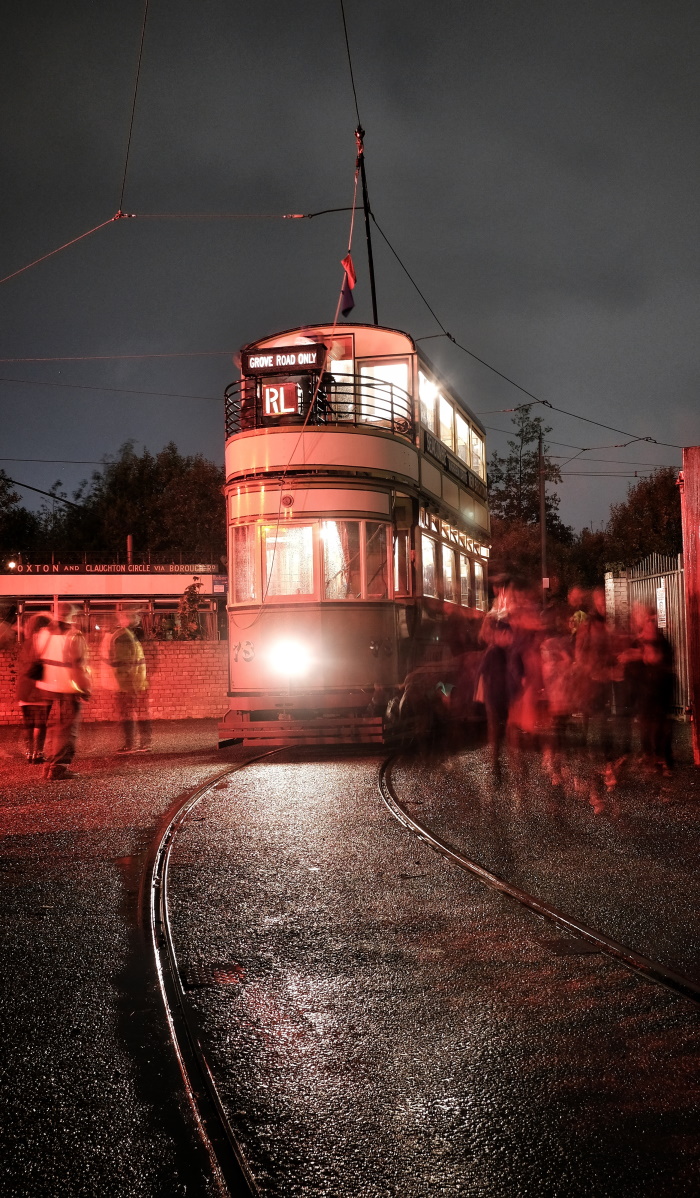 trams at night 4